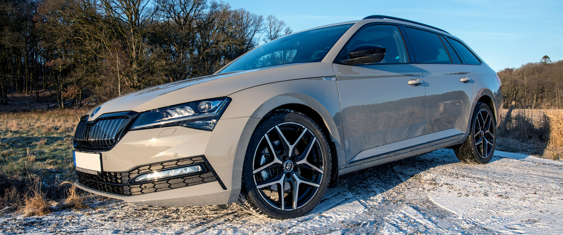Skoda Superb Hybrid med MSW 40 Gloss Black/Polished